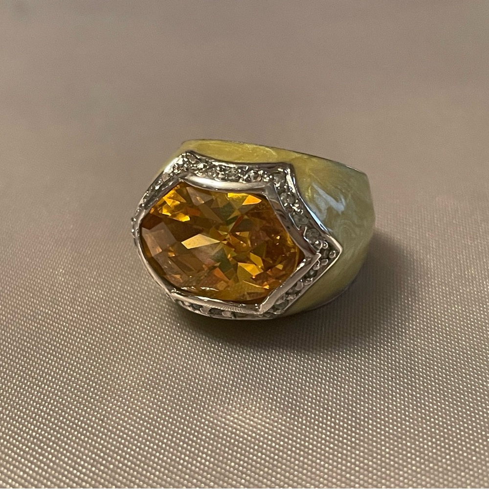 Elegant Yellow fashion Ring